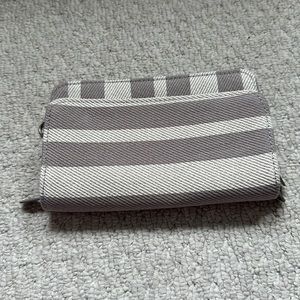 Thirty one wallet clutch/wristlet. NEW in bag